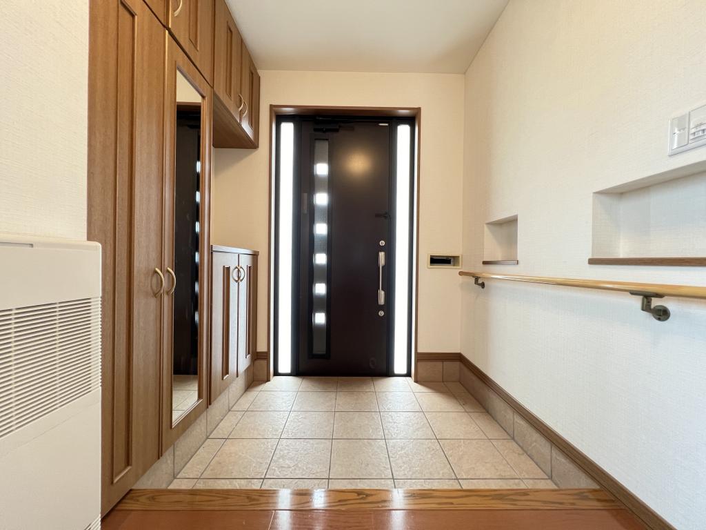 愛国西４丁目　中古戸建 内観