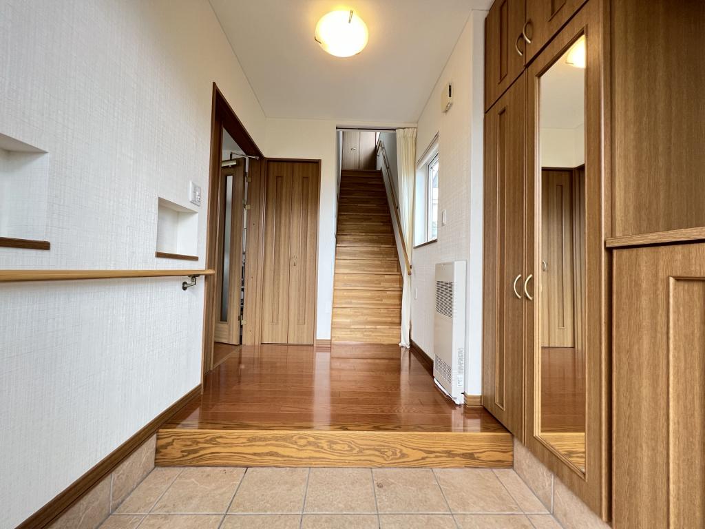 愛国西４丁目　中古戸建 内観