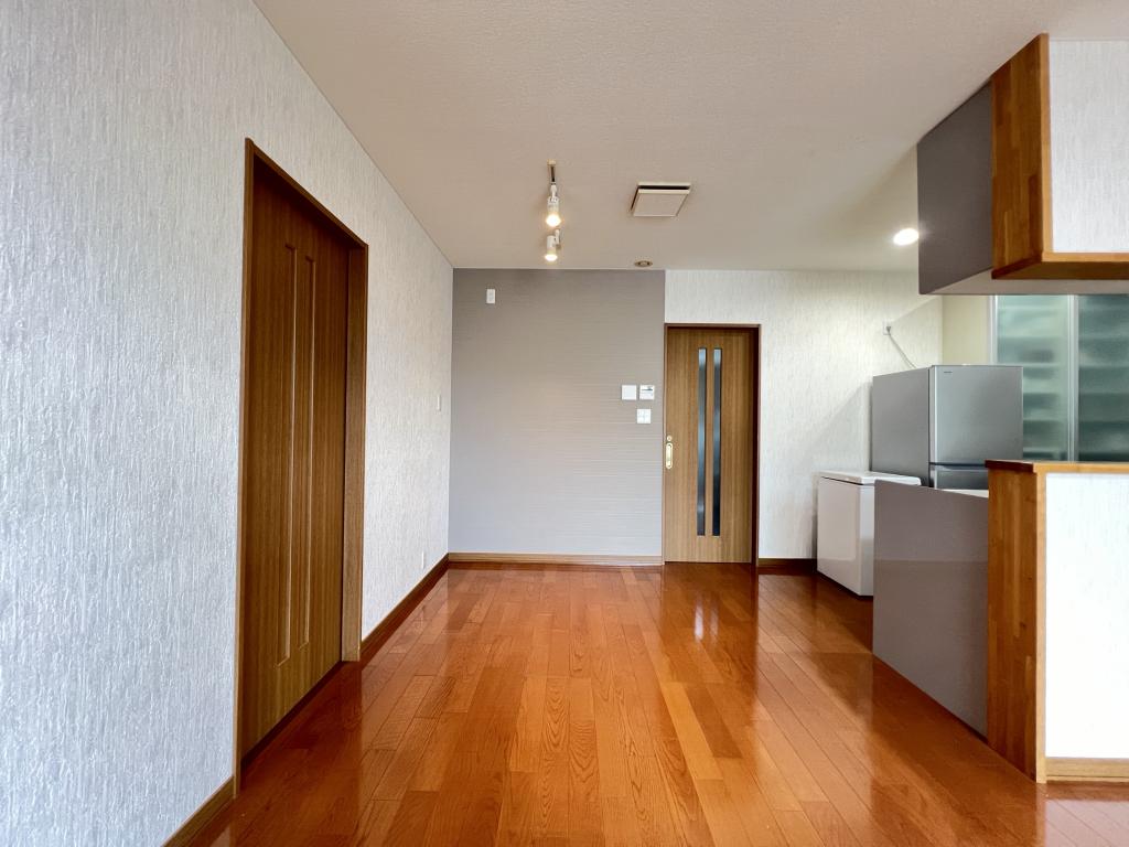 愛国西４丁目　中古戸建 内観