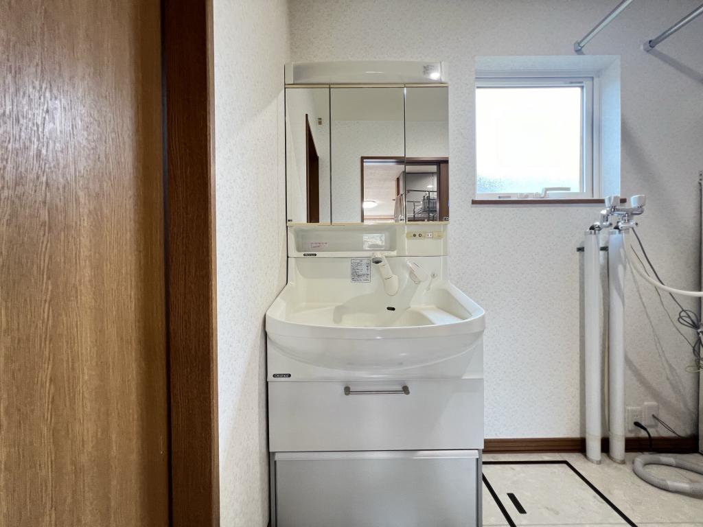 愛国西４丁目　中古戸建 内観