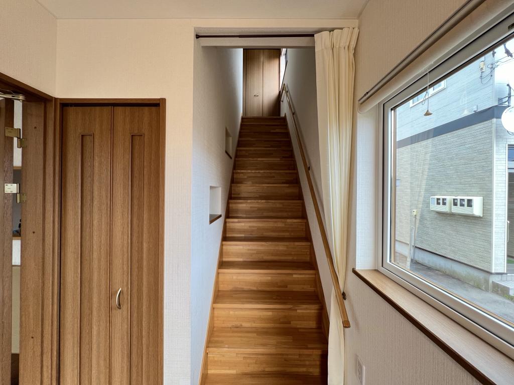 愛国西４丁目　中古戸建 内観