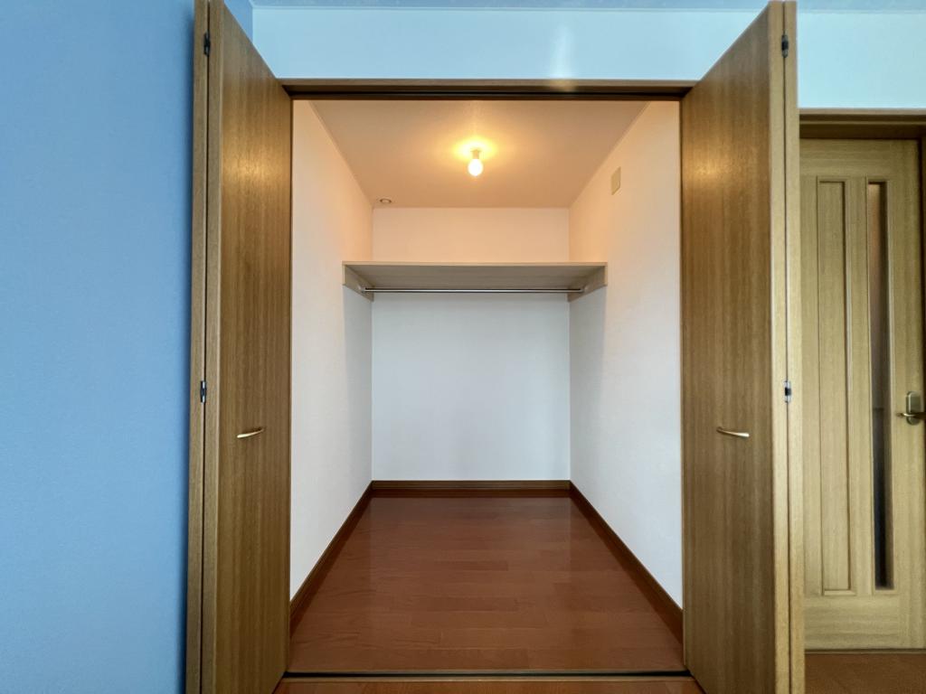 愛国西４丁目　中古戸建 内観