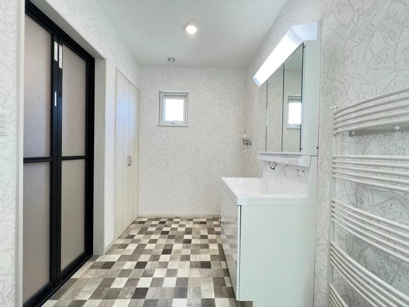 釧路市松浦町　築浅中古戸建 内観