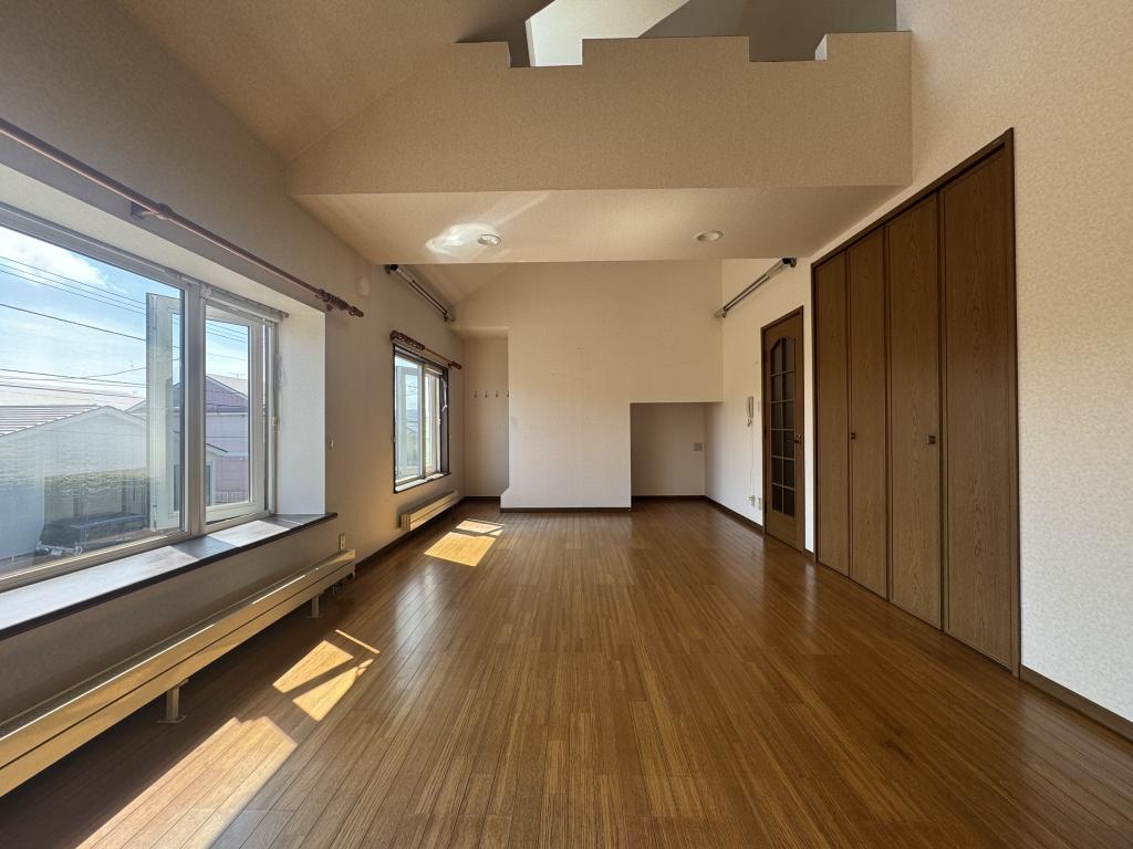 文苑4丁目　二世帯中古戸建 内観