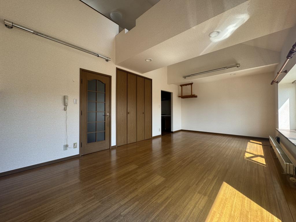 文苑4丁目　二世帯中古戸建 内観