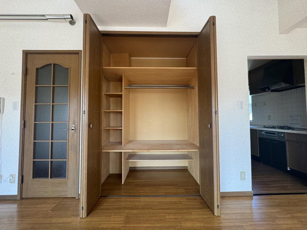 文苑4丁目　二世帯中古戸建 内観