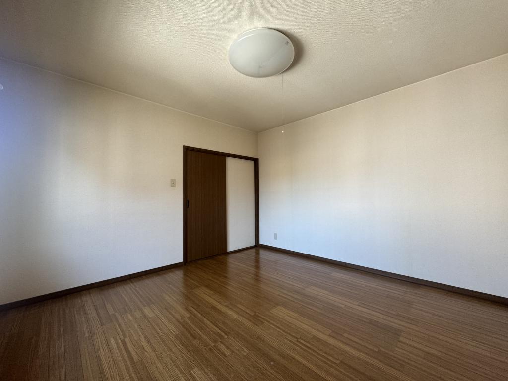 文苑4丁目　二世帯中古戸建 内観