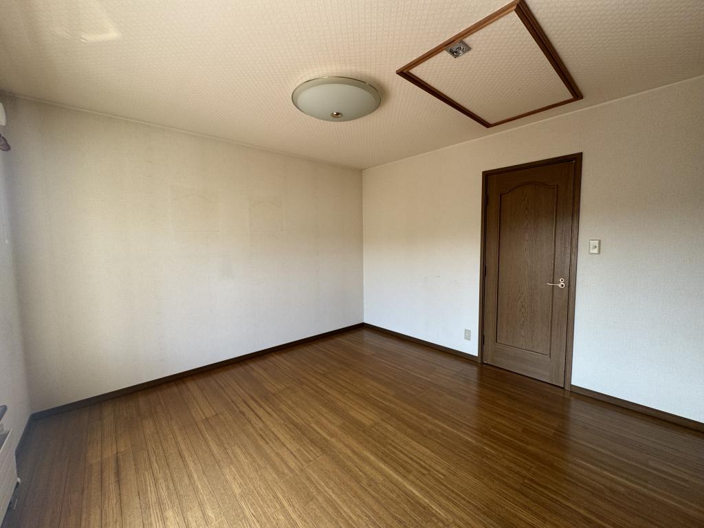 文苑4丁目　二世帯中古戸建 内観