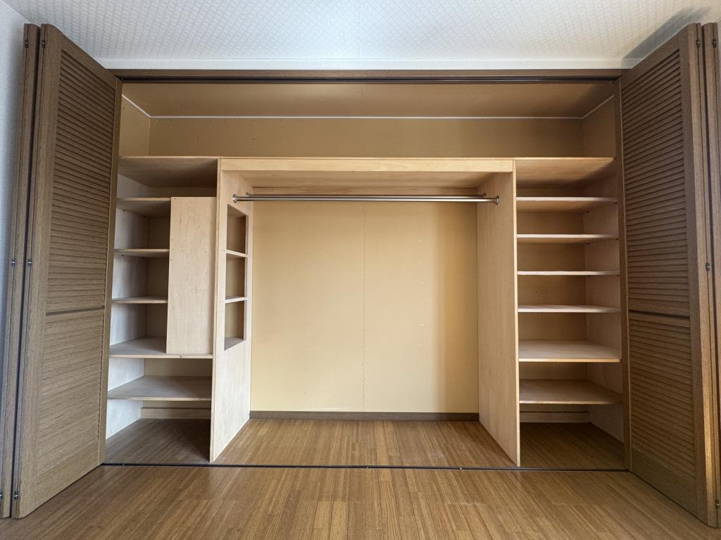 文苑4丁目　二世帯中古戸建 内観