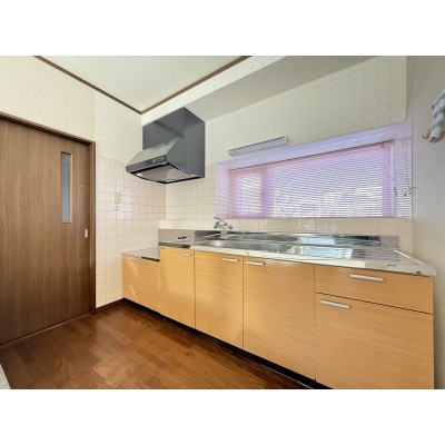 釧路市武佐２丁目　２世帯型中古戸建 内観