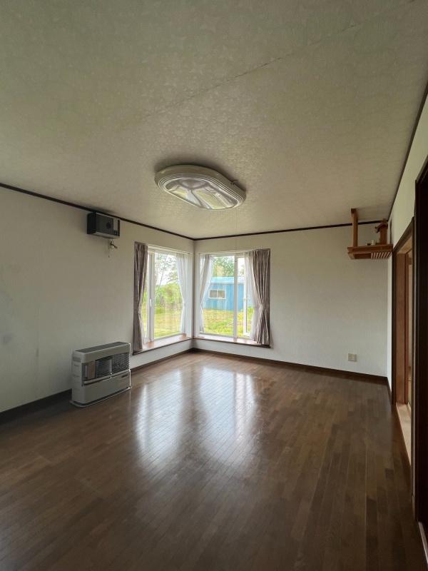 音別町共栄１丁目　中古戸建 内観