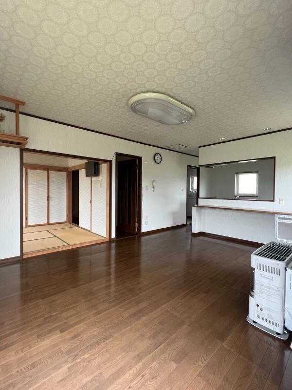 音別町共栄１丁目　中古戸建 内観